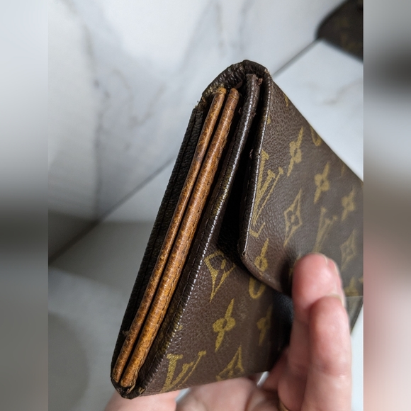 Louis Vuitton Sarah Wallet - Picture 3 of 7